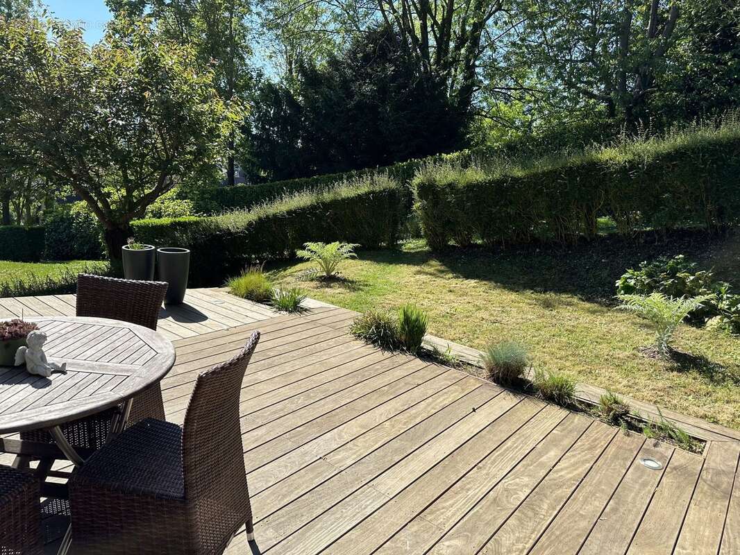 Appartement à MONT-SAINT-AIGNAN