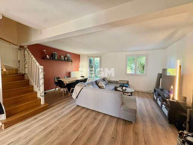 Maison de 100m2 aveec 4 chambres, jardin et garage, LA VERVILLE - photo 2