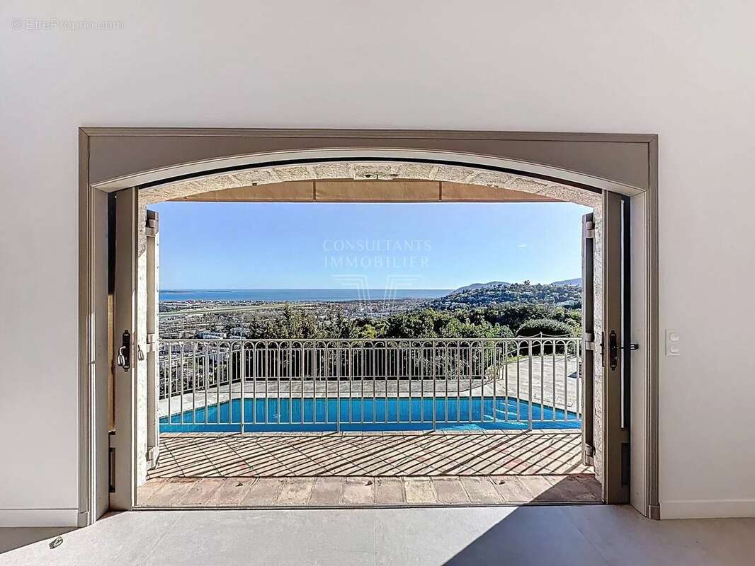 Maison à MANDELIEU-LA-NAPOULE