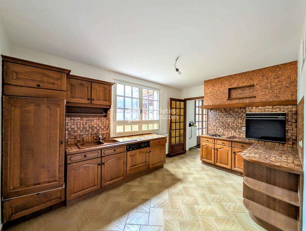 Maison à SAINT-LAURENT-DE-COGNAC