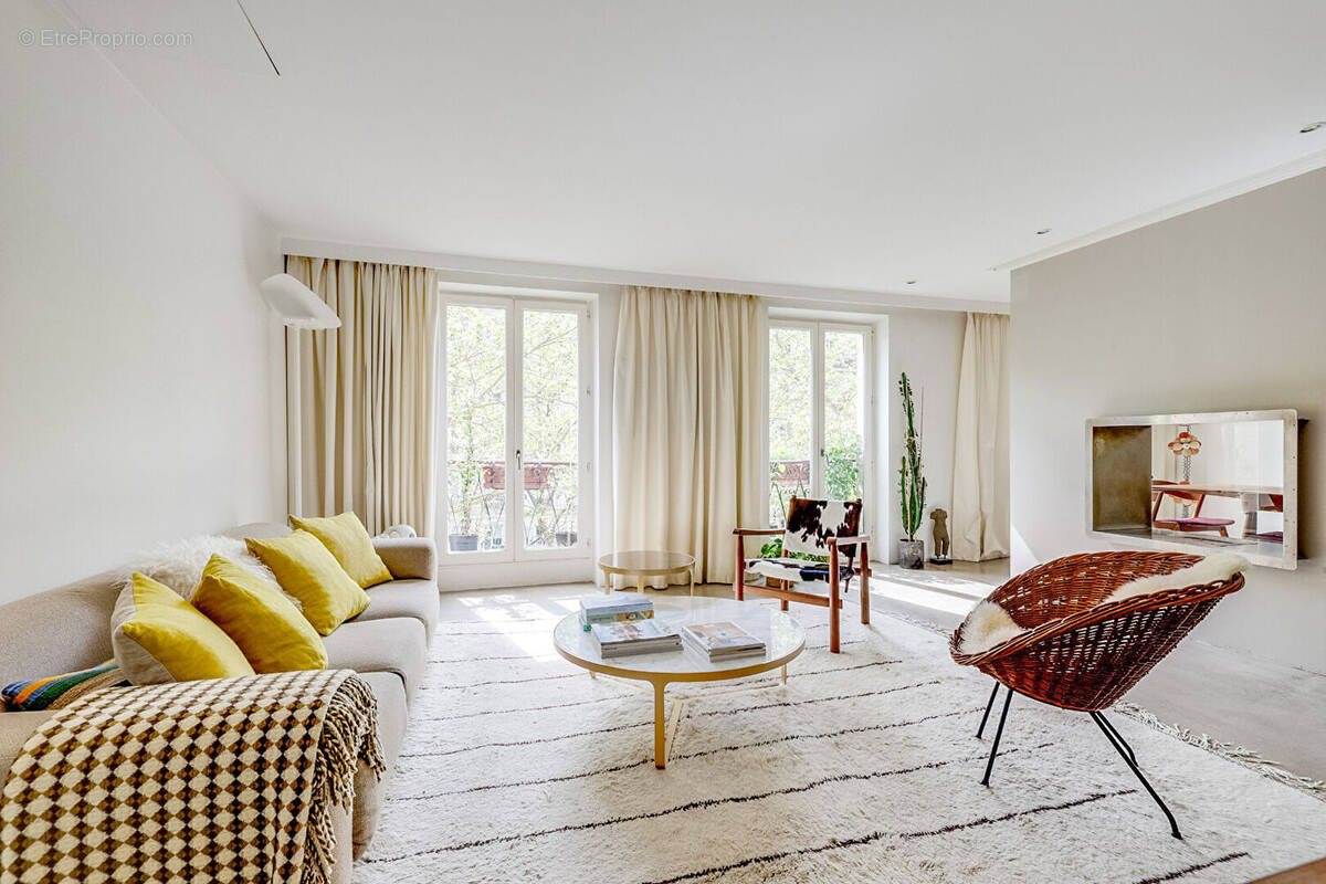 Appartement à PARIS-11E