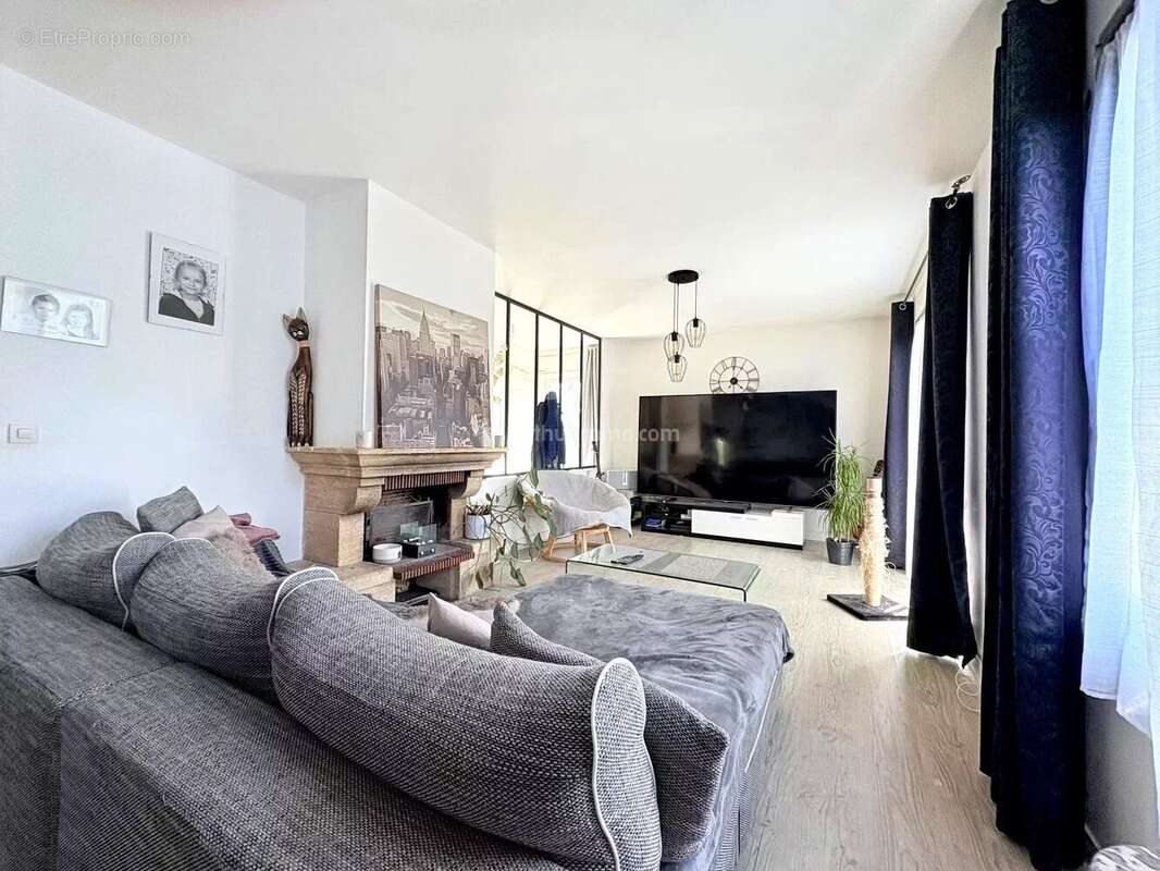 Maison à QUINCY-VOISINS