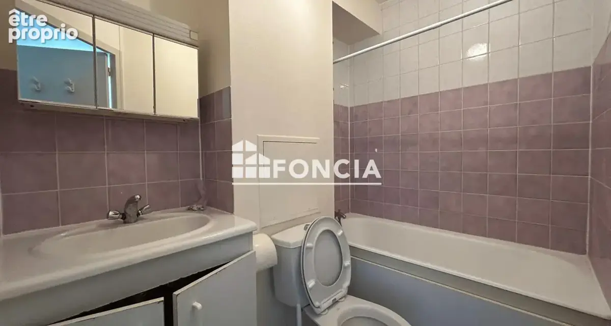 Studio 26m² à Poitiers quartier Ganterie avec balcon et parking privé - photo 4