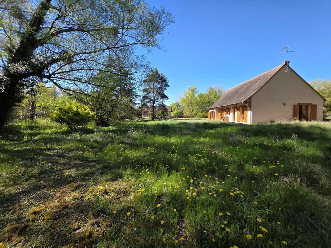 Maison à CHEVILLON-SUR-HUILLARD