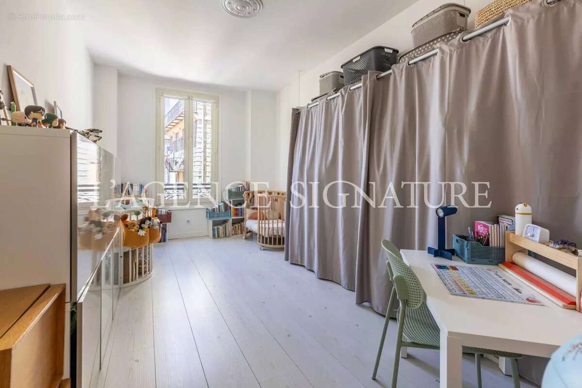 Nice Centre Ville "Garance" 3P 65m2 Coup de coeur - Calme - Lumineux - photo 6