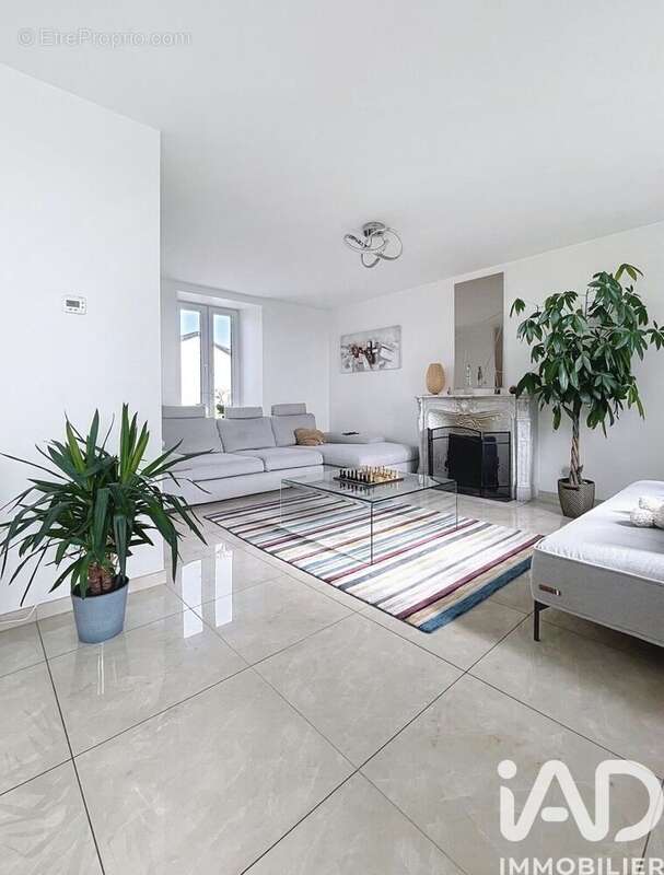 Maison 240 m² à Pange  - photo 5