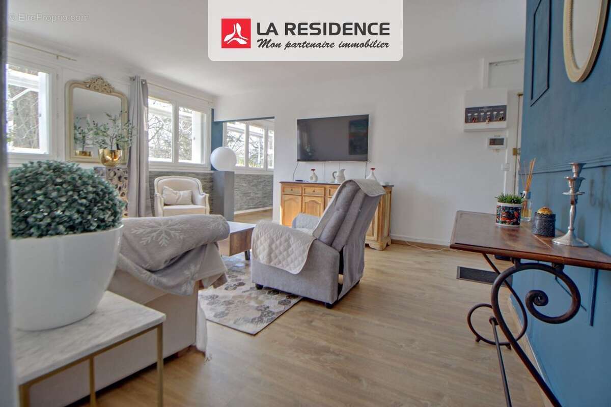 Appartement à VERNEUIL-SUR-SEINE