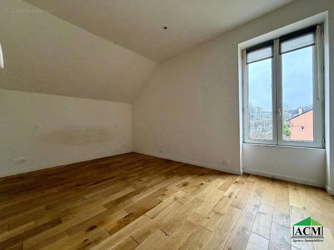 Maison à MERY-SUR-OISE