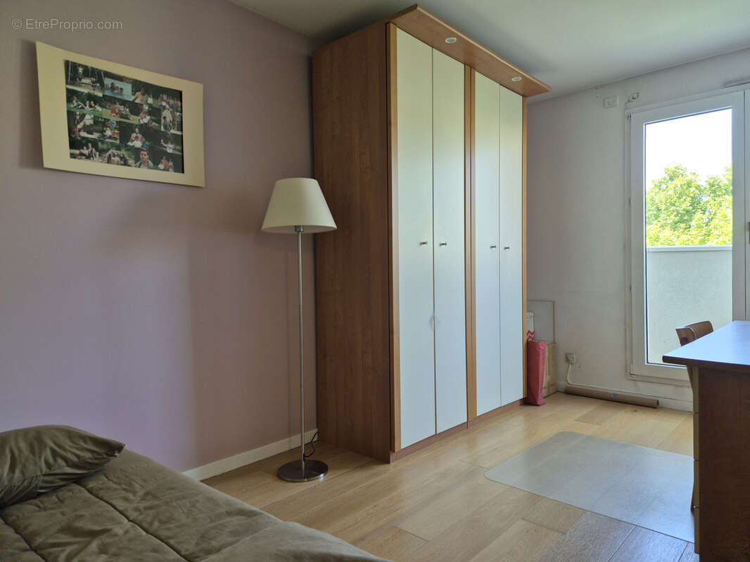 Appartement à LA GARENNE-COLOMBES
