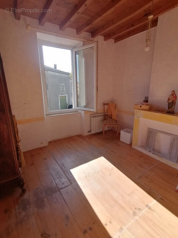 Maison à VILLEMAGNE