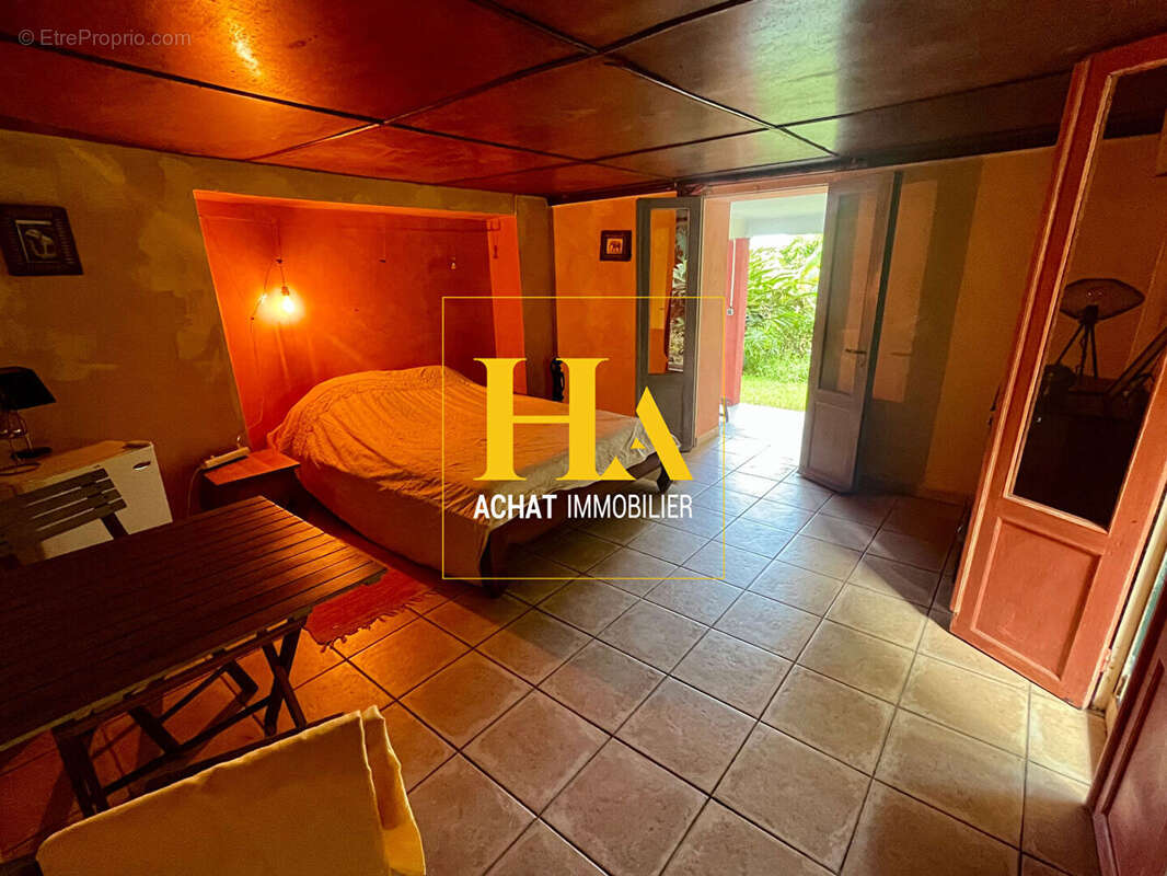 Maison 7 pièces 235m² Le Tampon - Centre ville - photo 12