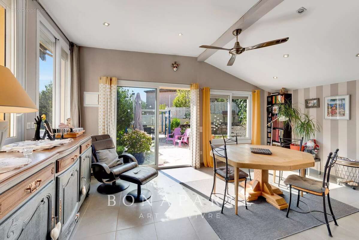 Saint-raphael - villa t4 traditionnelle - photo 6