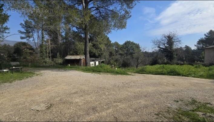 Terrain à PEYMEINADE