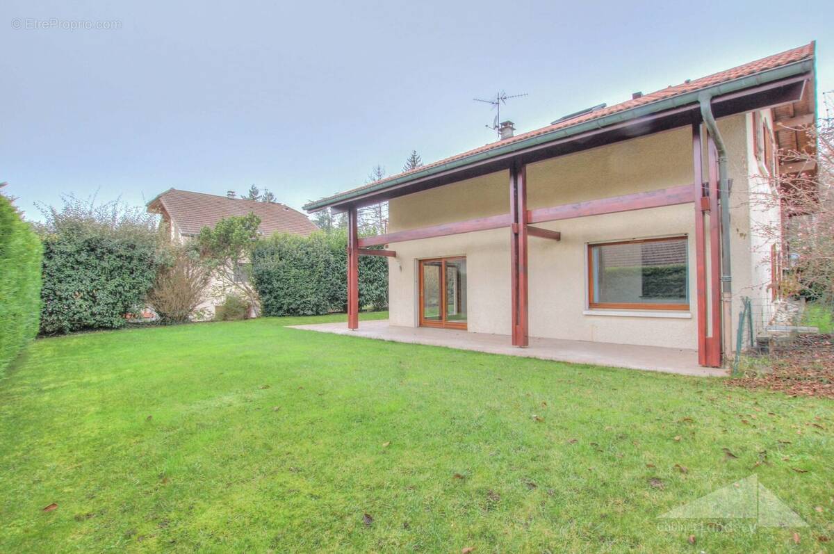 Maison à PREVESSIN-MOENS