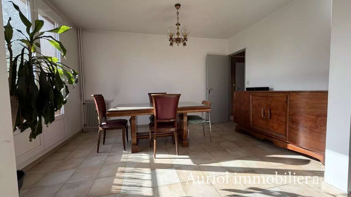 Appartement à AURIOL