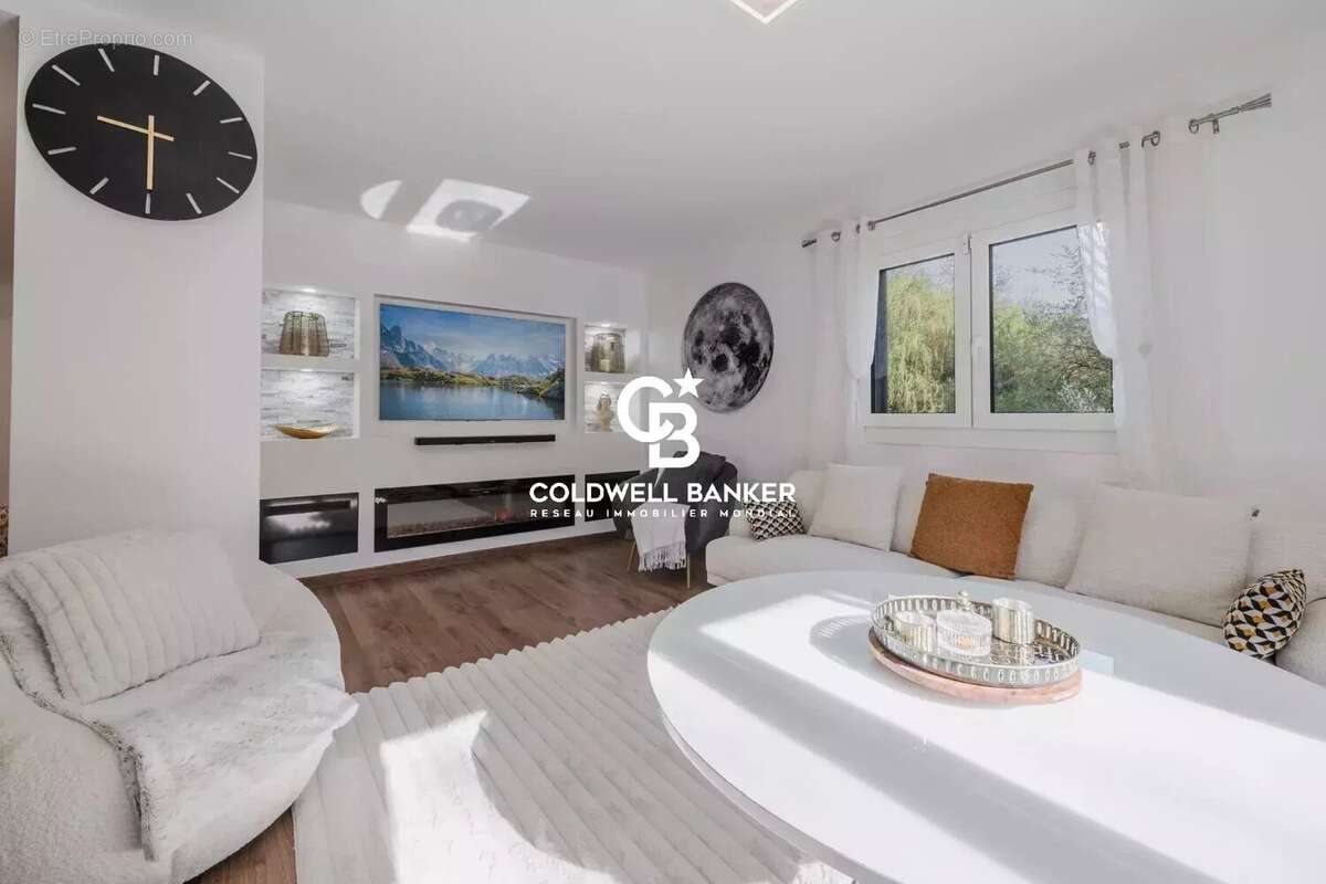 Maison à MONTAGNOLE