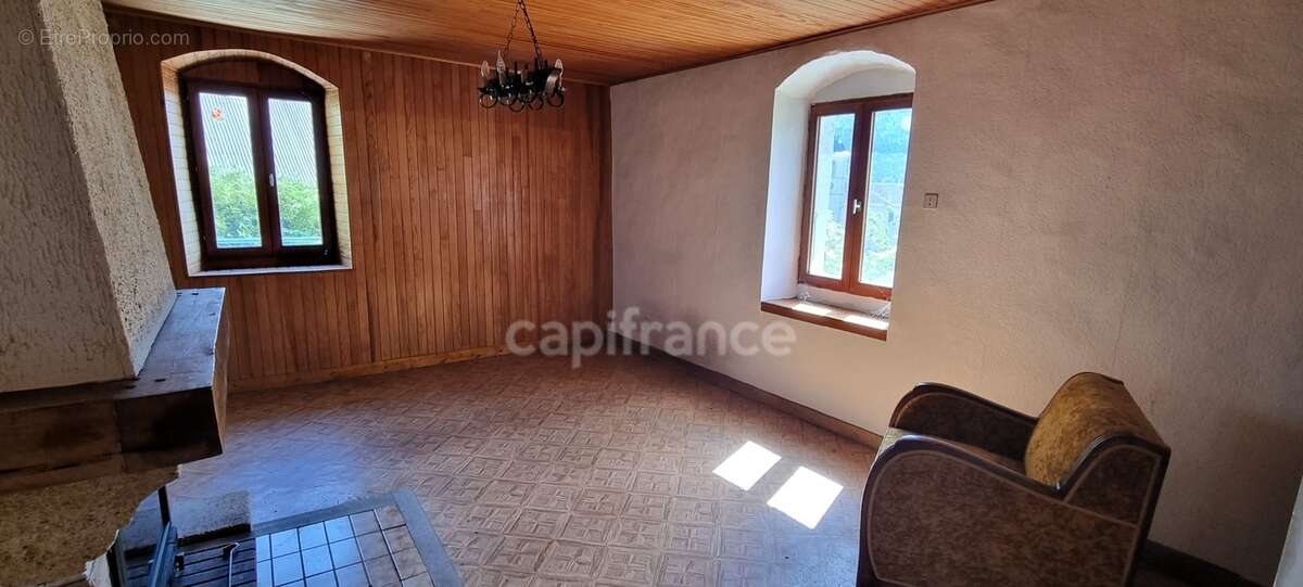 Maison T4 82m² avec Grange 300m² à rénover - photo 24