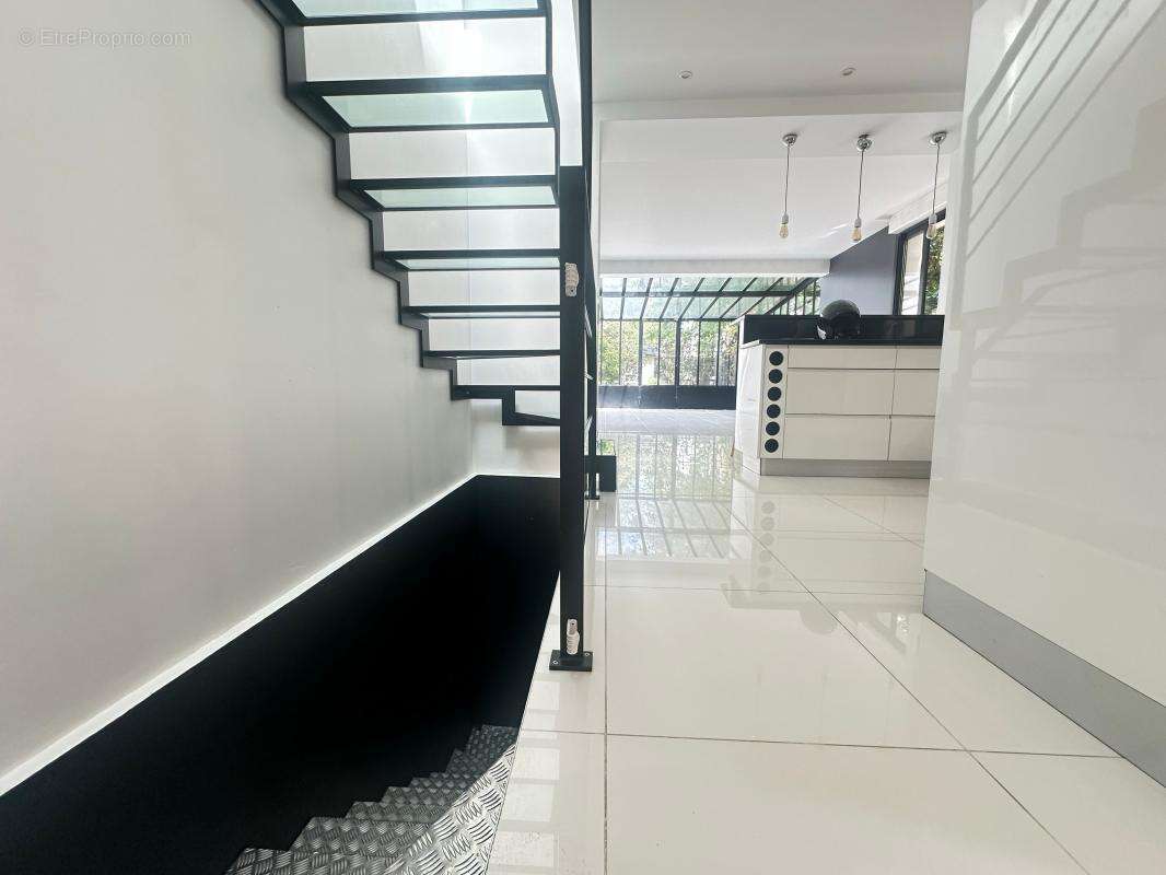 Maison à SAINT-MAUR-DES-FOSSES