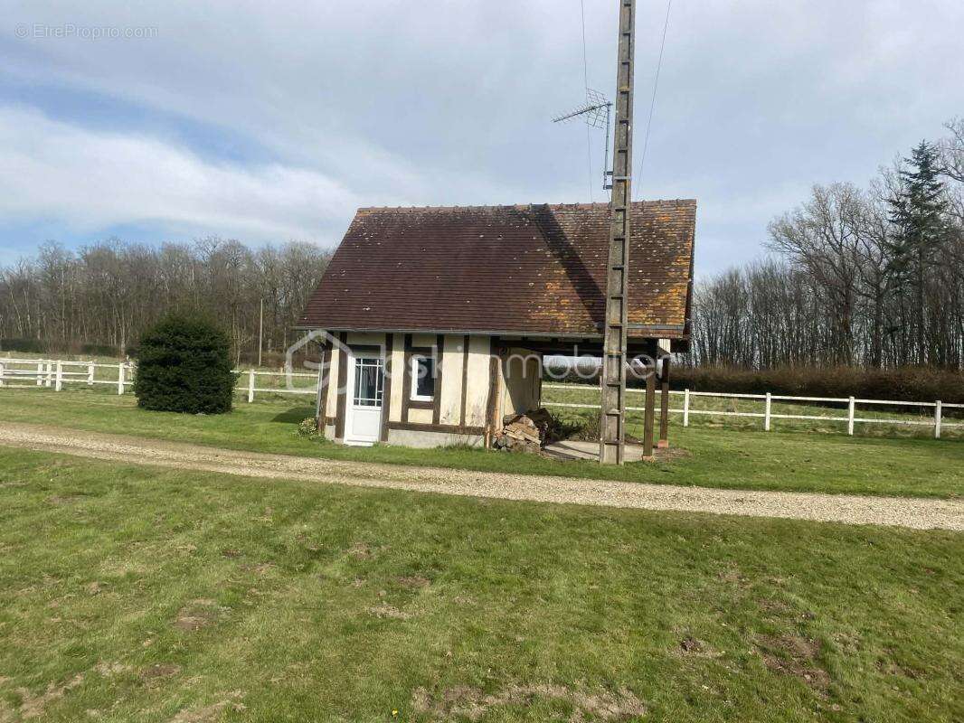 Charmante maison Normande avec dépendances et 3 Hectares de terrain - photo 13