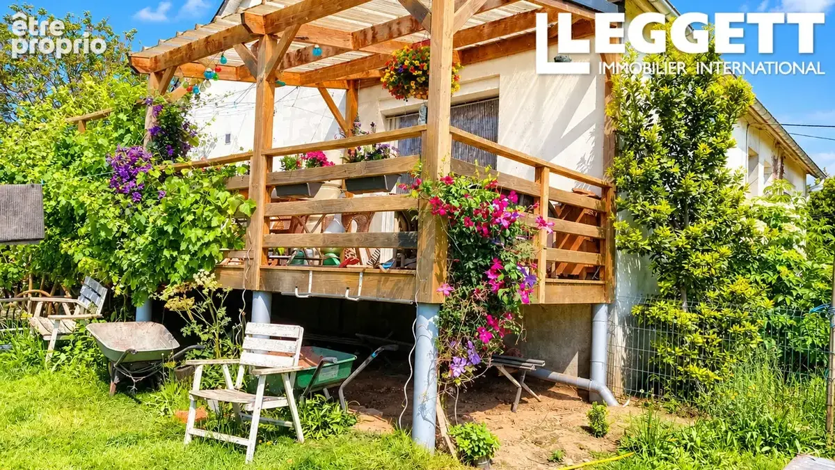 Charmante maison de 2 chambres avec 9 942 m² de terrain, grand hangar et jardins aménagés - photo 6