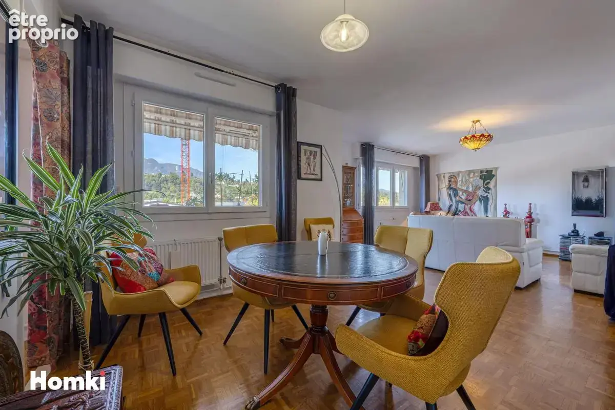 Aix-les-Bains – Appartement de 103 m² rénové avec soin, ascenseur et stationnement - photo 5