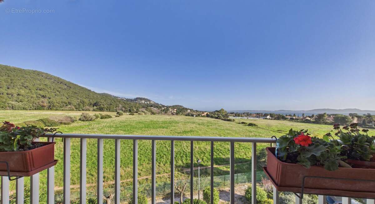 Appartement à CARQUEIRANNE