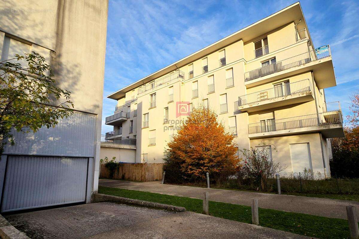 Appartement à SAINTE-GENEVIEVE-DES-BOIS