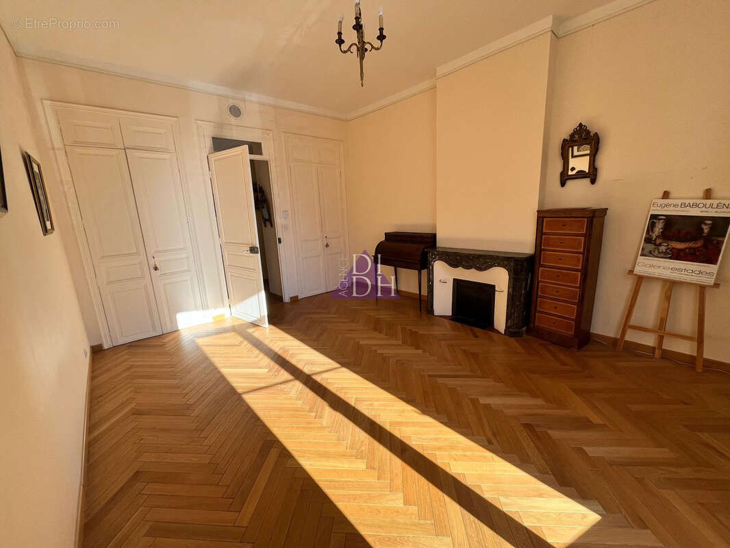Appartement à HYERES