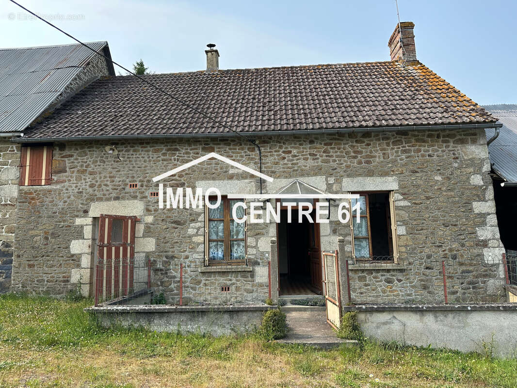 Maison de 70m2 avec dépendances sur 3560m2 - photo 11