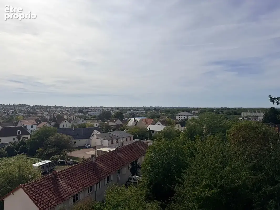 Appartement T4 de 71 m² hab au 5ème et dernier étage avec asc, garage et balcon - photo 7