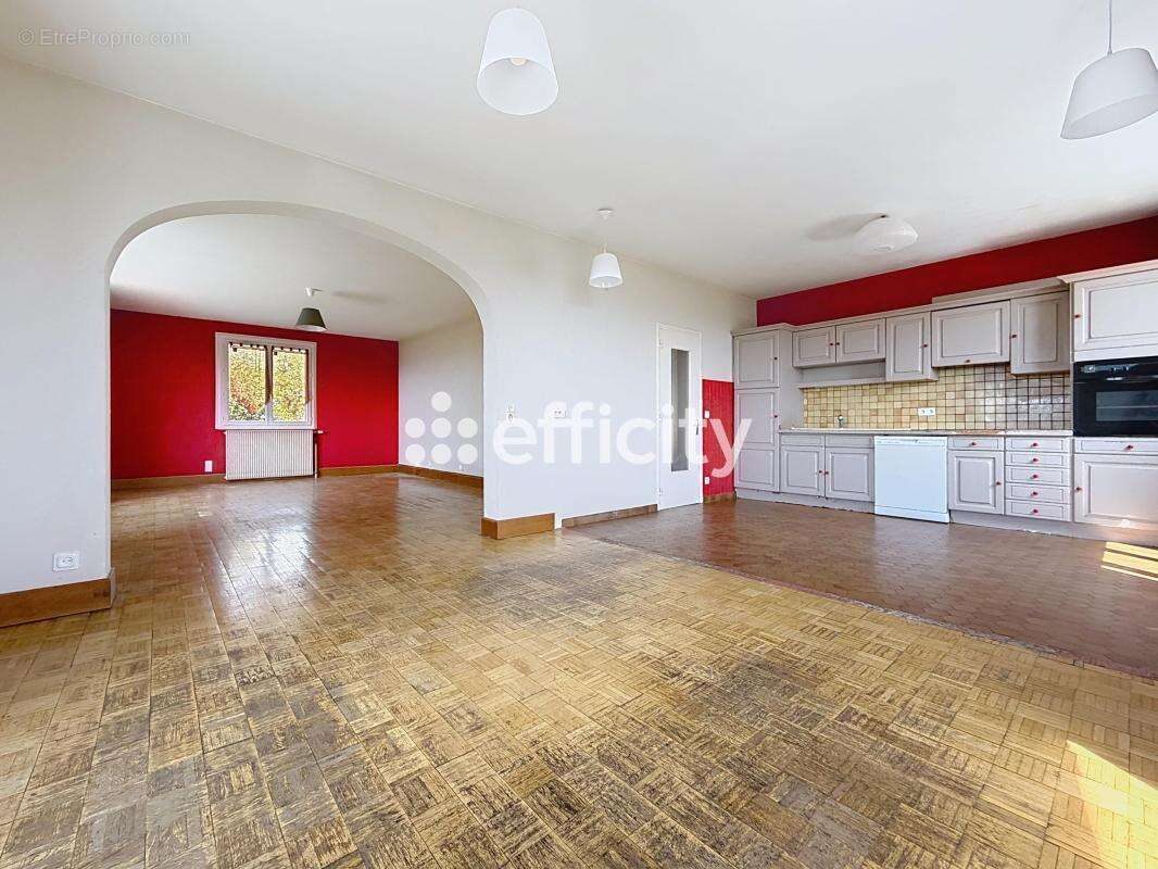 Maison 187 m² à Thiers  - photo 4