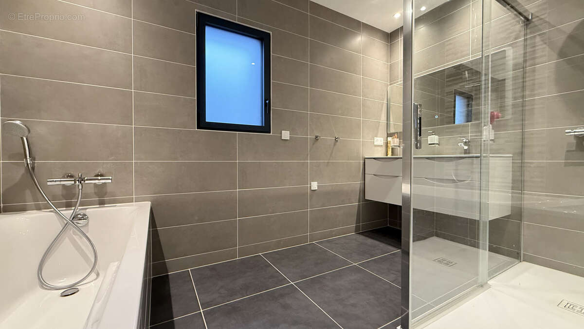 Maison à PREVESSIN-MOENS