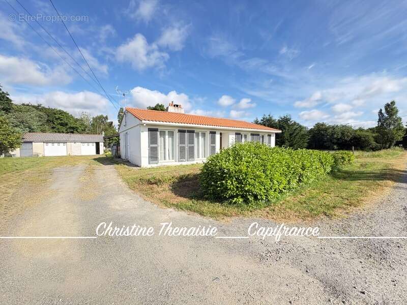 Maison à COMMEQUIERS