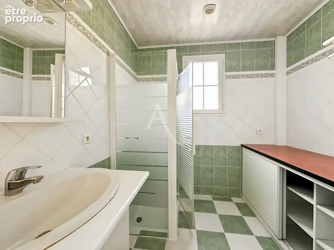 A vendre proche du bourg en impasse - Maison de plain-pied - photo 9