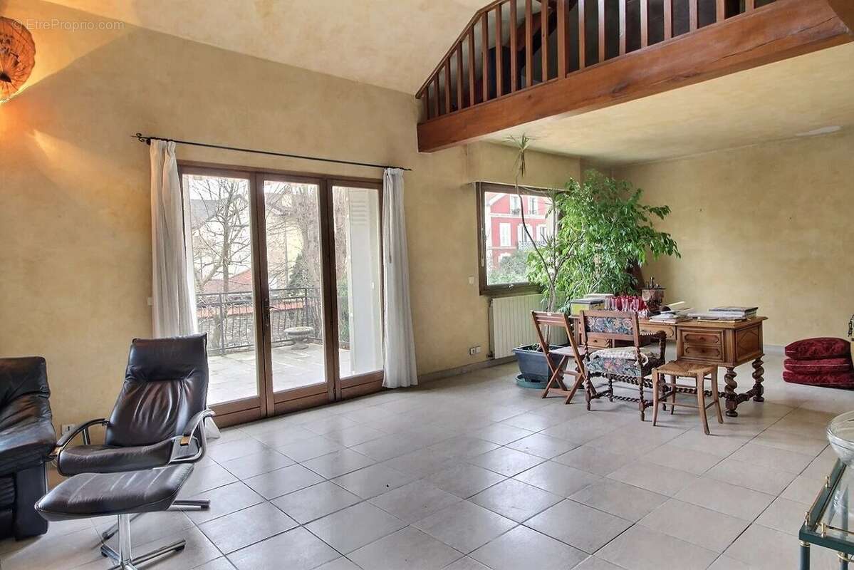 Maison à SAINT-MAUR-DES-FOSSES