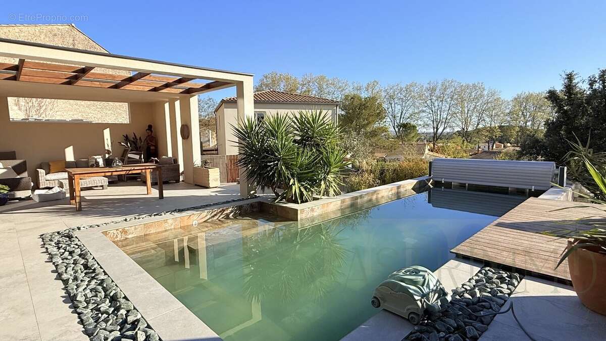 Maison à SAINT-JEAN-DE-CORNIES