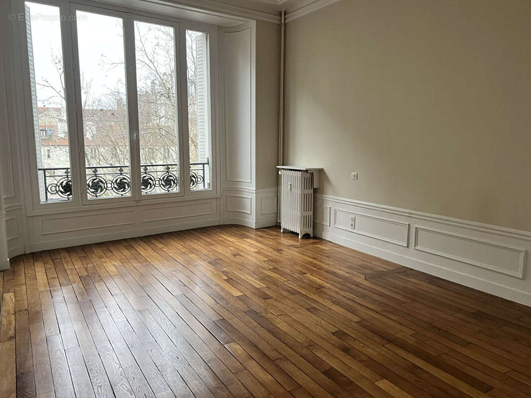 Appartement à PARIS-14E