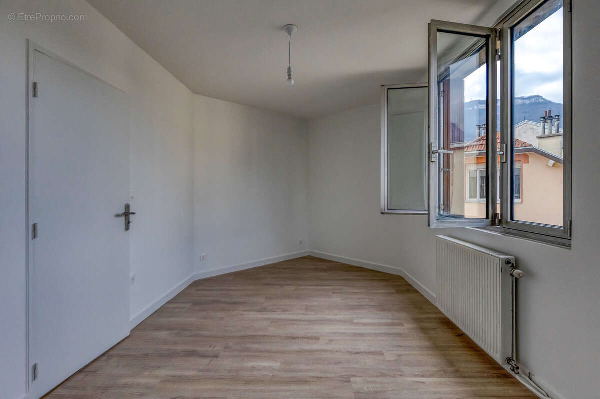 Appartement à FONTAINE