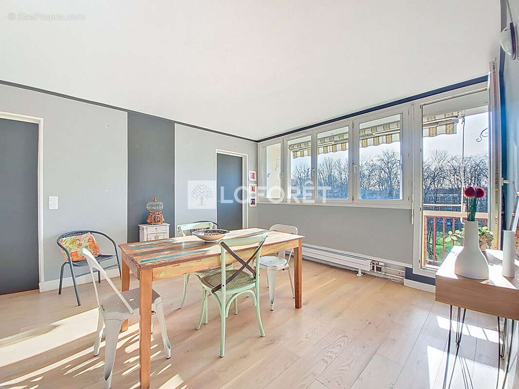 Appartement à VERNEUIL-SUR-SEINE