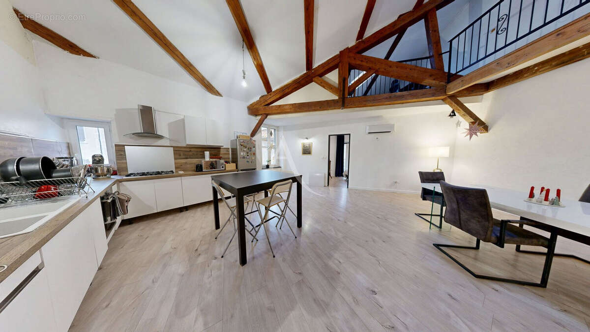 Proche Narbonne à 10 min, Appartement type loft 129m²  2 Chambres+ 1 bureau - photo 2
