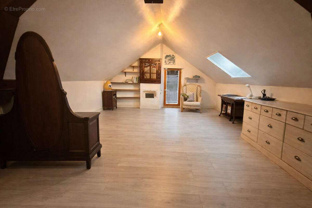 Maison à IVOY-LE-PRE