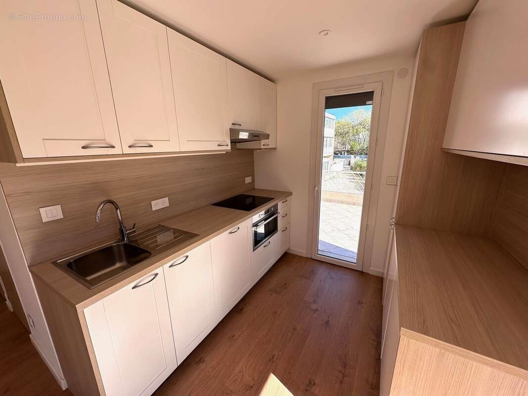 Appartement à SIX-FOURS-LES-PLAGES