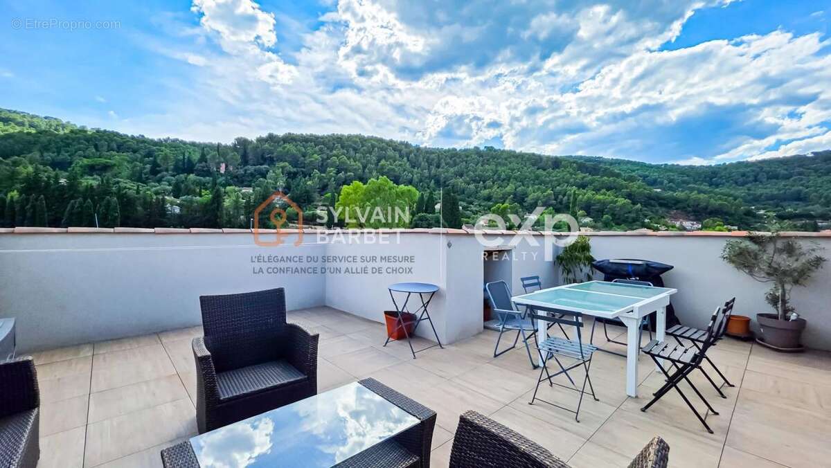 Appartement à SOLLIES-PONT