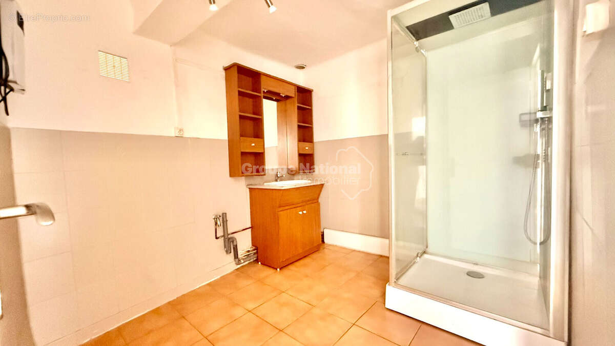 Appartement à VARAGES