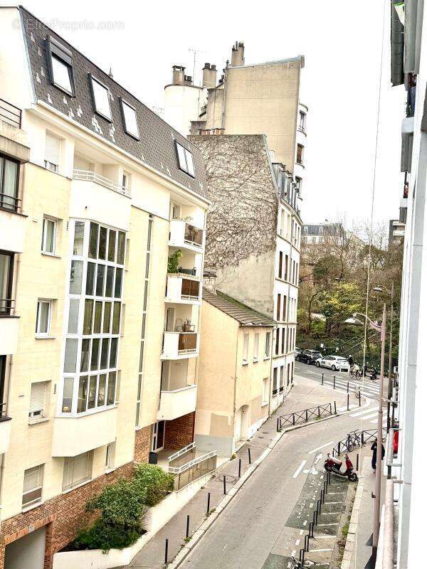 Appartement à PARIS-19E