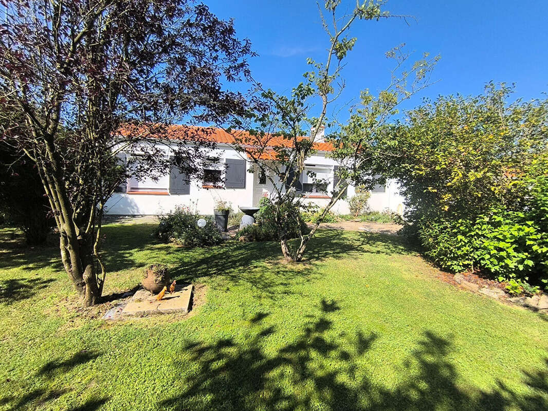 Maison à COMMEQUIERS