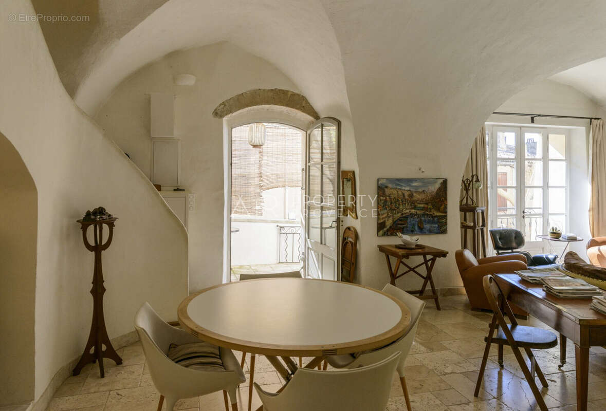 Maison à CADENET