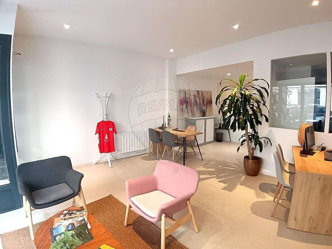 Commerce à VILLEFRANCHE-SUR-SAONE