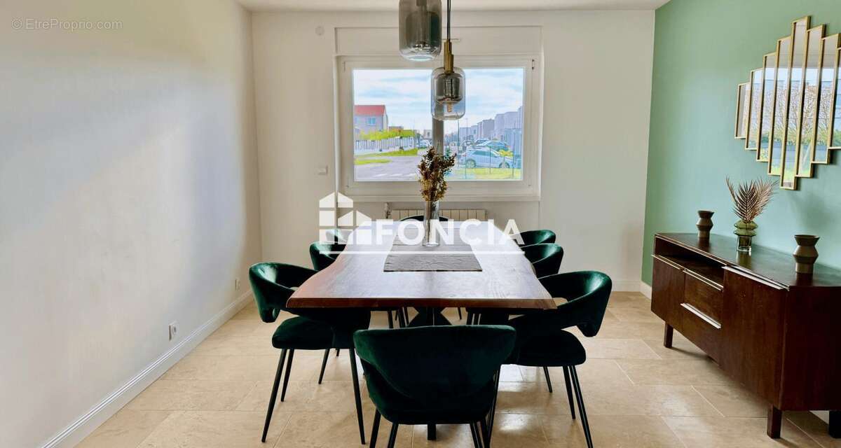 Maison à CHARLY-ORADOUR