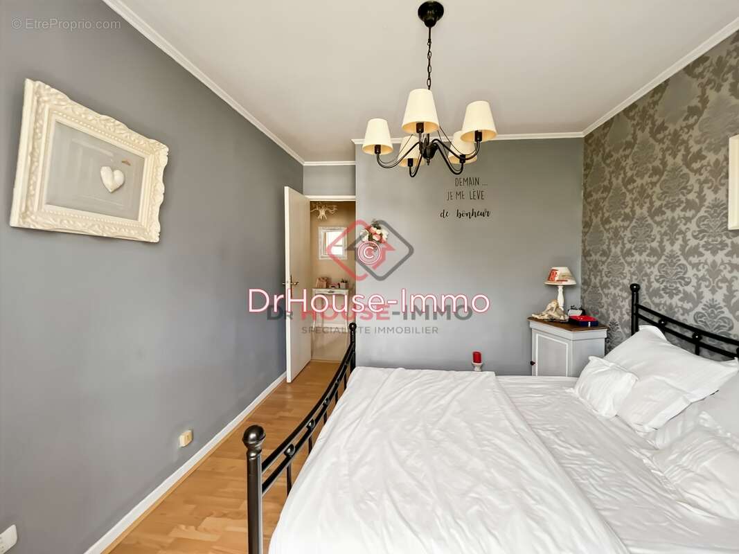 Appartement à CARROS